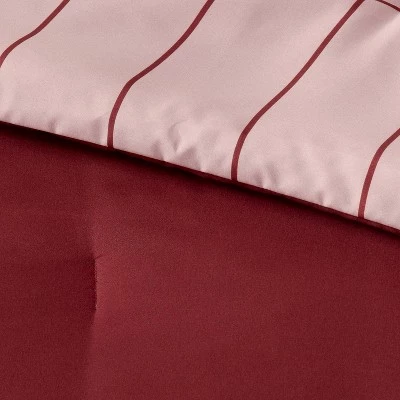 Grid Print Reversible Decorative Comforter Set with Throw - Room Essentials™ Light Pink/maroon 4 Grid Print Reversible Decorative Comforter Set with Throw - Room Essentials™ Light Pink/maroon - Image 4