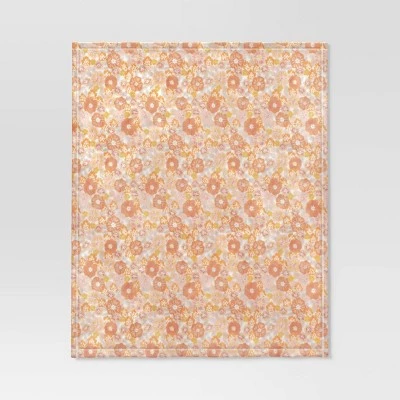 Printed Plush Floral Throw Blanket - Room Essentials™ Green 2 Printed Plush Floral Throw Blanket - Room Essentials™ Green - Image 2