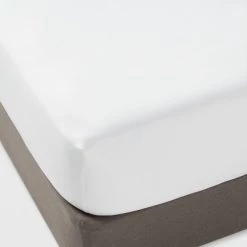 4pk Queen Fitted Sheet White - Room Essentials™